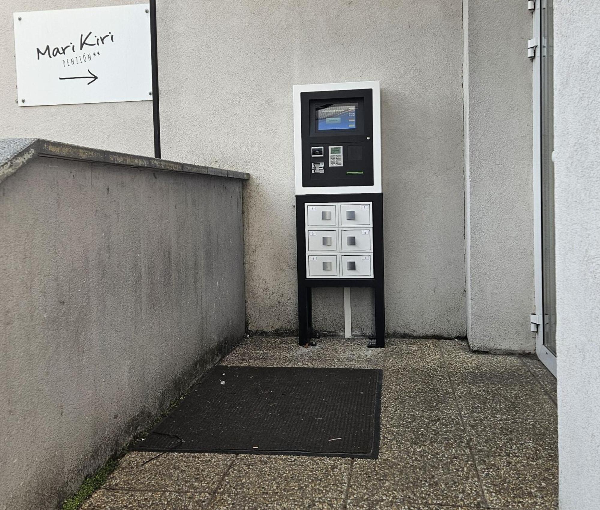 Mari Kiri Penzion ブラチスラヴァ エクステリア 写真